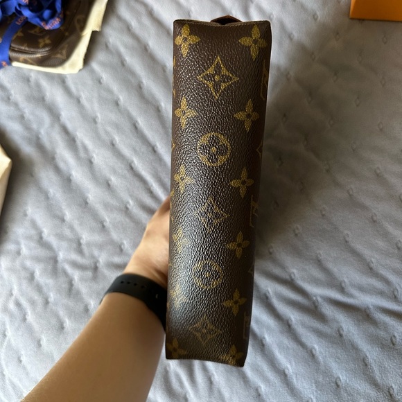 Louis Vuitton Monogram Cosmetic Pouch GM - Picture 6 of 6